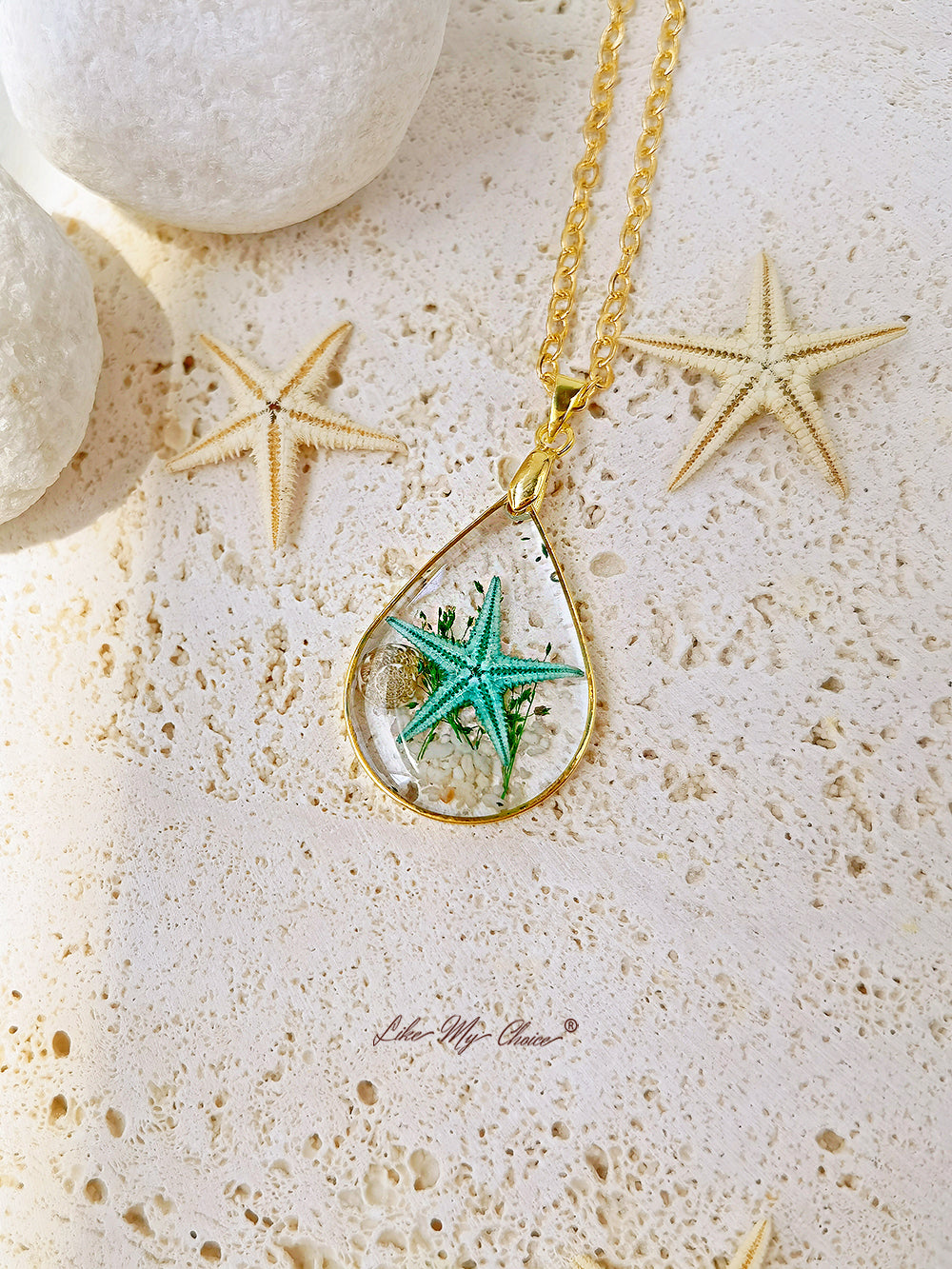 Gold Necklace with Resin and Starfish Pendant